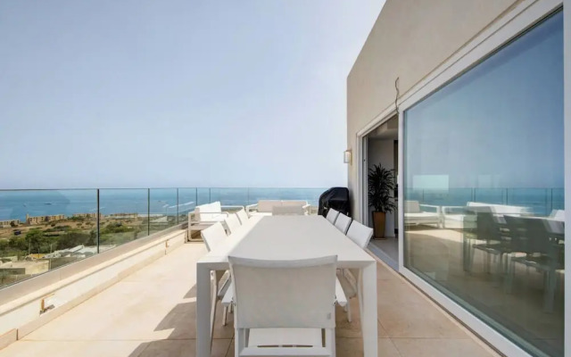 Luxury Penthouse With Private Pool and sea Views, Sleeps 6