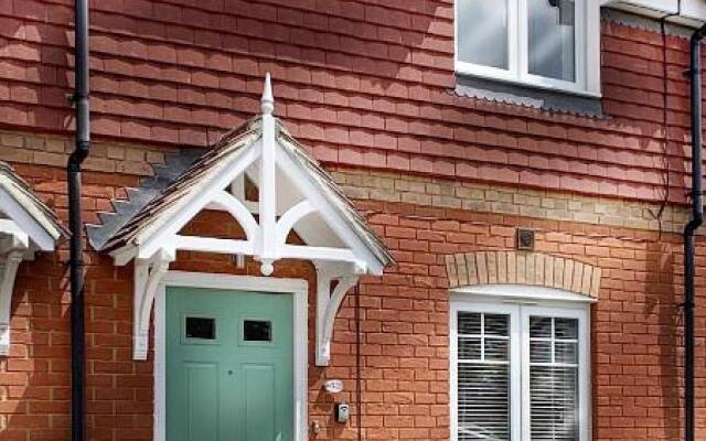 Wokingham - 2 bed House with garden