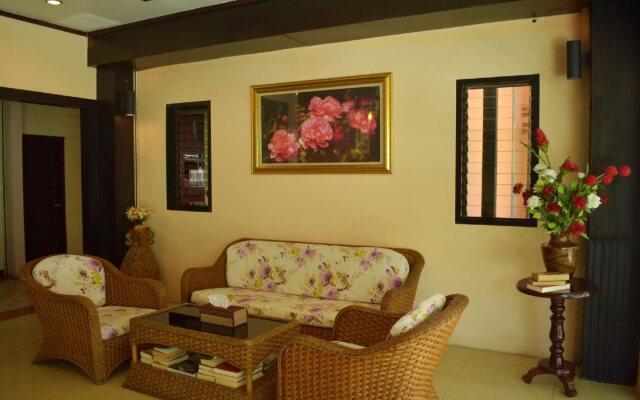 Outdoor Inn Kata Hotel
