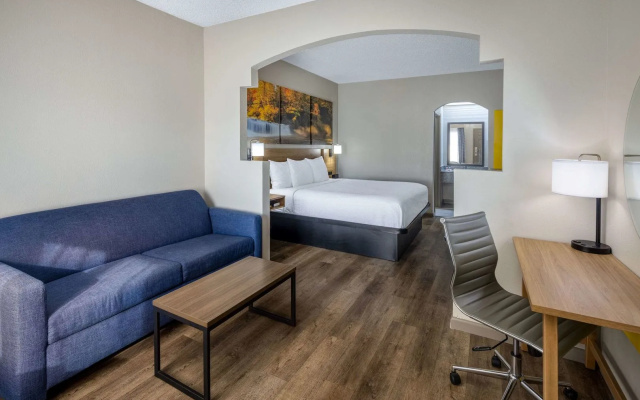 Days Inn by Wyndham Jackson