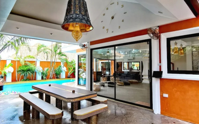GOLDLAND Luxury Pool Villa Pattaya Walking Street 8 Bedrooms