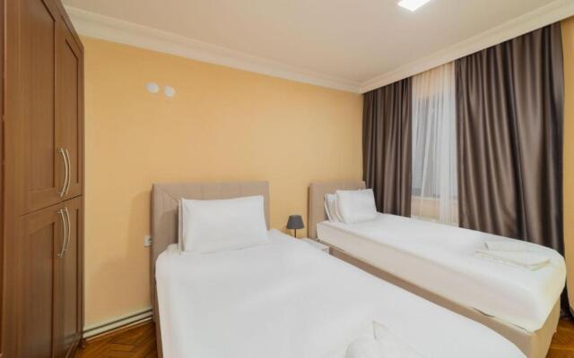 Flat With Terrace Next To Konyaalti Beach