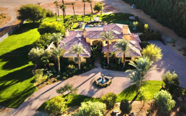 Zenda Villa