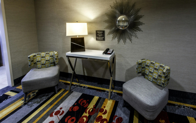 Hampton Inn & Suites Staten Island