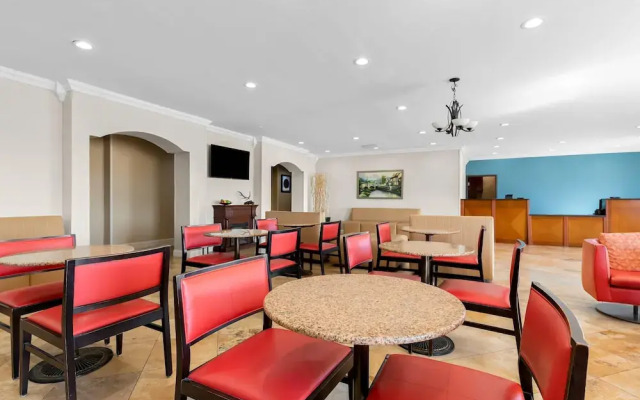 Quality Inn & Suites McAlester on Hwy 69