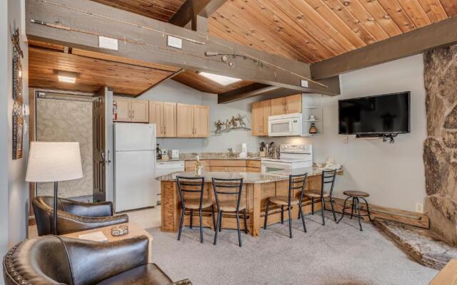 Laurelwood Condominiums Studio Deluxe Unit 115