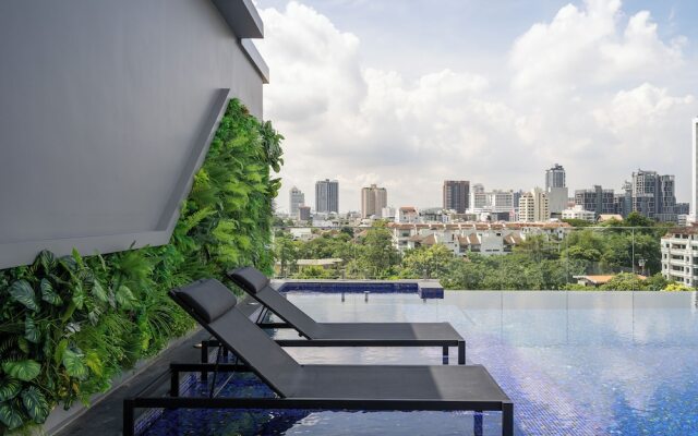 Destiny63 Ekamai Apartment