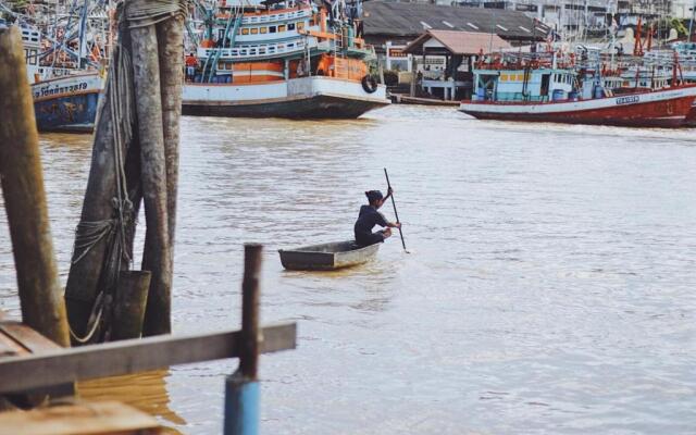 Rub Lom Chom Klong Homestay