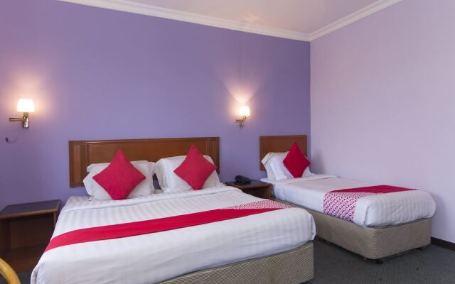 OYO 472 Comfort Hotel 1