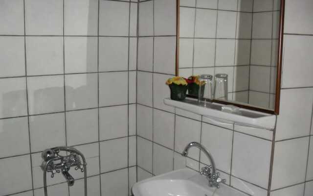 Traditional Guest Home Dimou