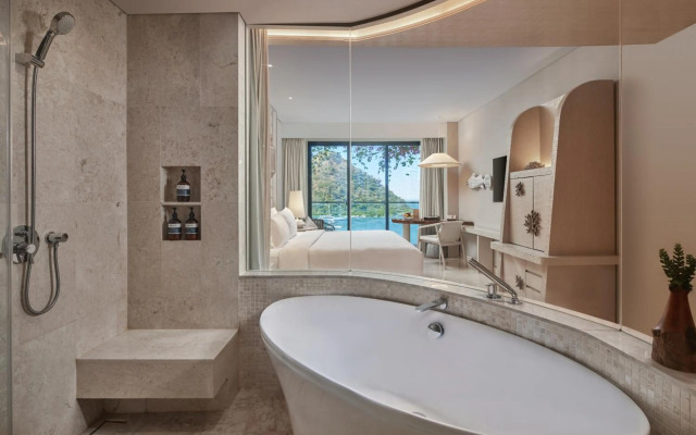 AYANA Komodo Waecicu Beach