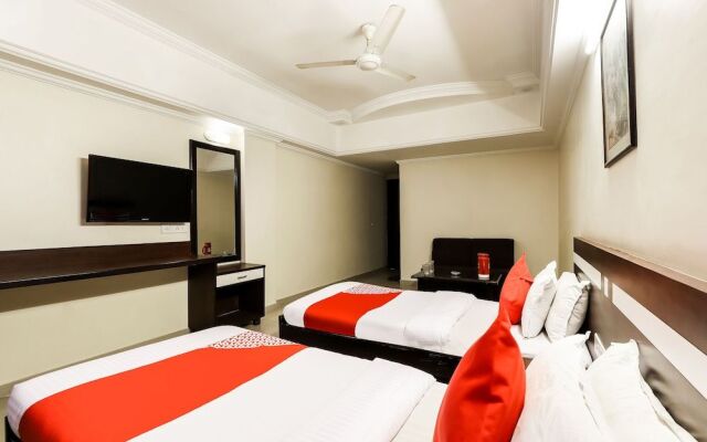 Oyo 26315 Hotel Alpha