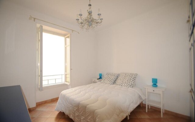 Spacieux deux chambres au Port