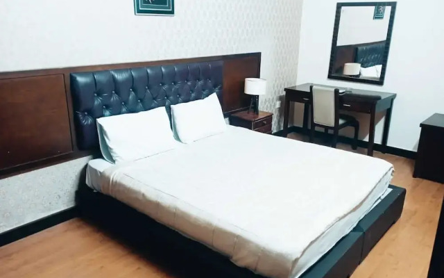 Seleen Hotel Suites
