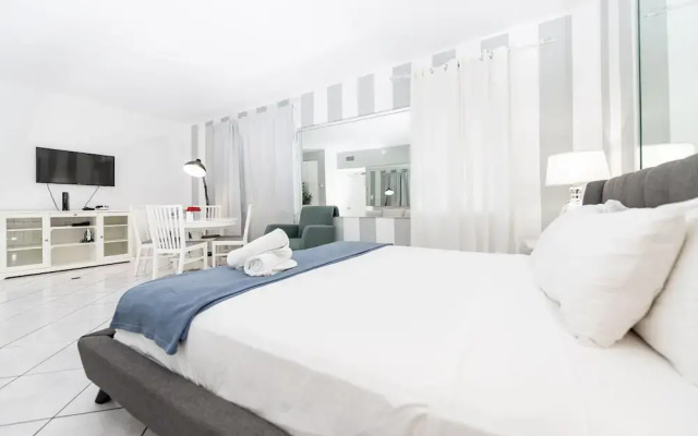Collins Beach Apartments