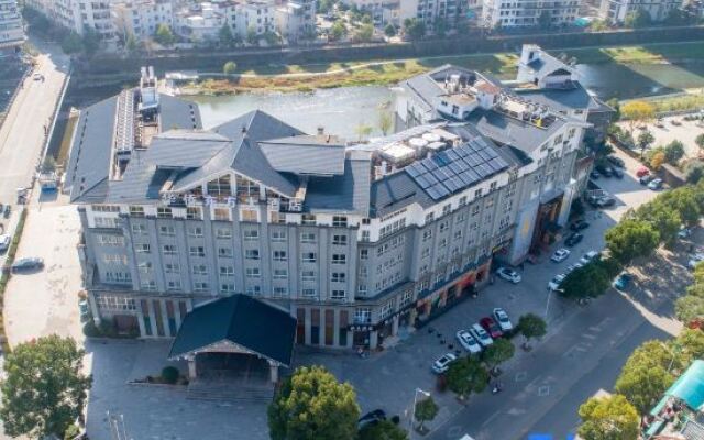 Huaqiao Dongfang Hotel