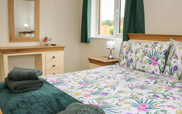 Holly Lodge