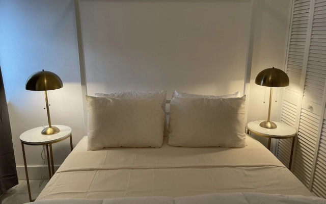 8th Suites
