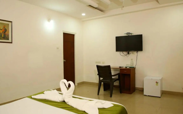 OYO 12459 SilverKey Gachibowli