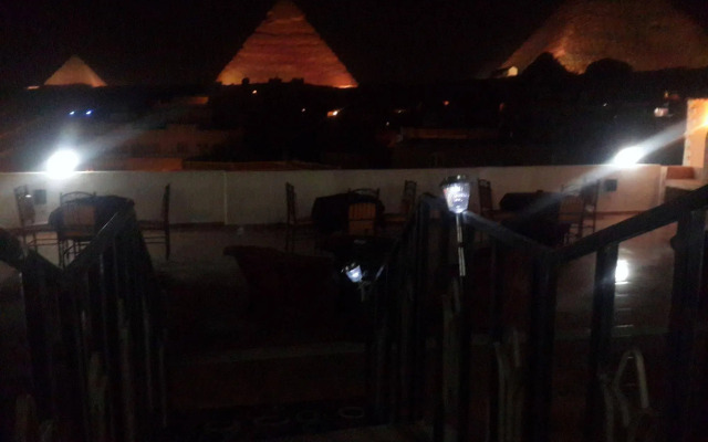 Pyramids Plateau Inn