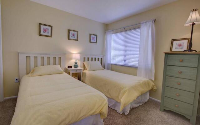 Midnight Cove II Bldg 7: Top Floor With Views