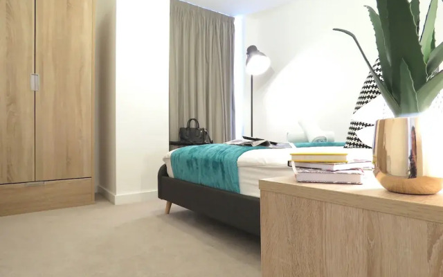 Tudors eSuite Grand Central Aparthotel