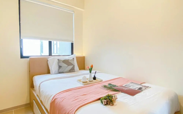 Comfy And Warm 2Br At Meikarta Apartment