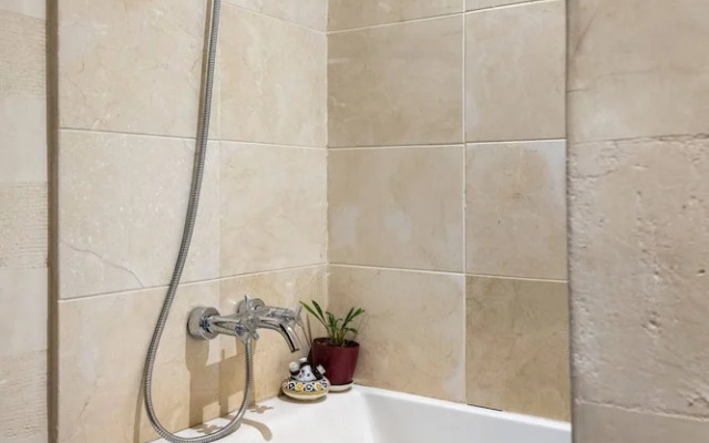 "superbe Appart Méga Terrasse Piscine +big Jardin"