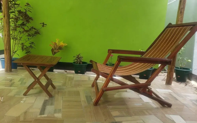 L &j modern backpackers BnB