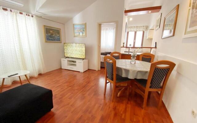 Mila - 2 Bedrooms and Free Parking - A4