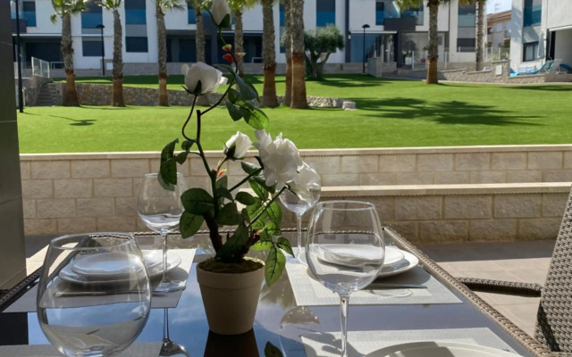 OASIS BEACH apartments