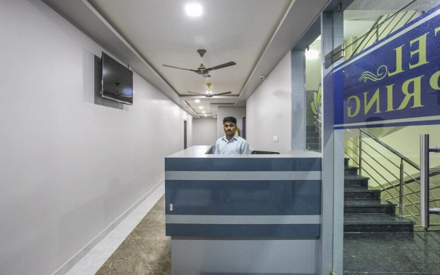 Hotel Blue Spring by OYO Rooms