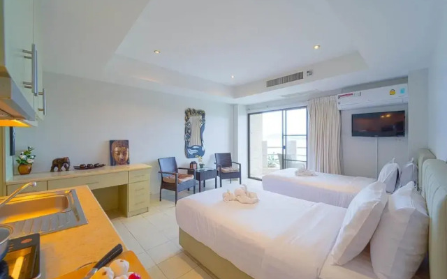 Beachfront Studio Condo-Seaview BW1