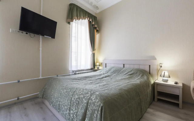 Апартаменты на набережной реки Мойки 70