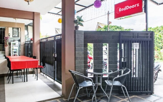 RedDoorz Plus near Isola UPI