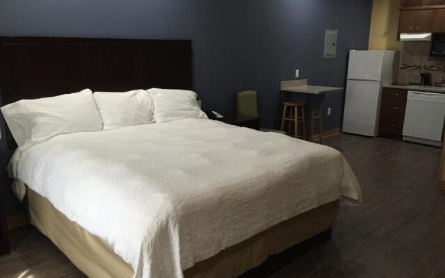 La Bonita Inn & Suites