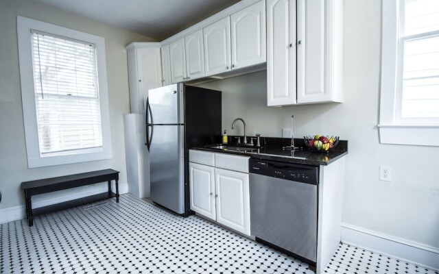 Suites on Coming