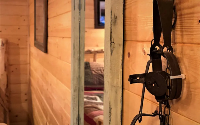 Alaska Creekside Cabins