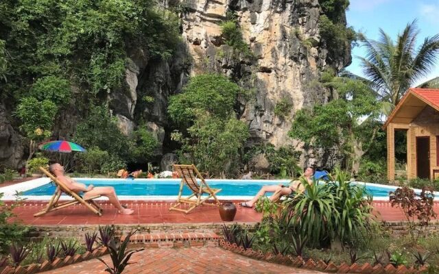 Tam Coc Rocky Bungalow