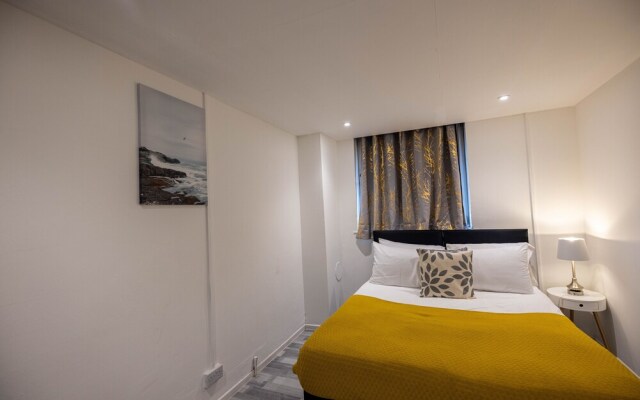 3 Bedrooms-8guests-babycot-15mintopepys-freeparkg