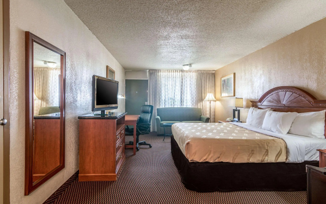 Quality Inn Shawnee I-40
