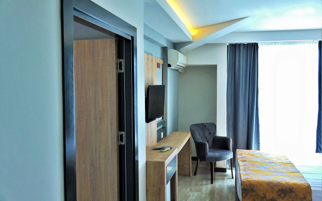 Clover Magic Park Side Otel