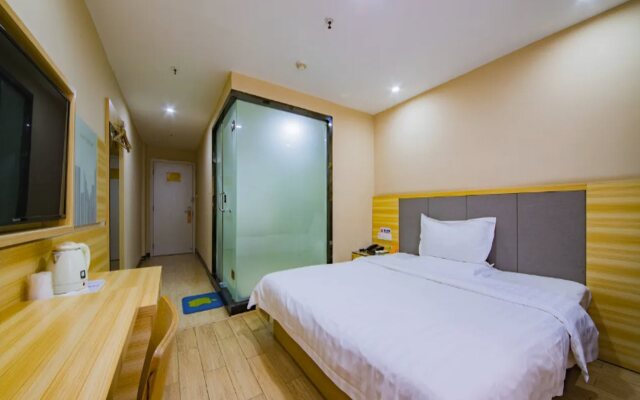 7Days Inn Chain Hotel (Changsha Yinpenling Liugoulong Subway Station)