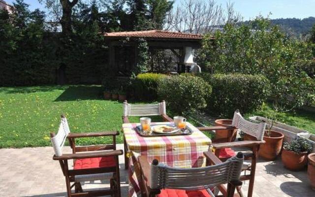 Beautiful house with garden in Rhodes