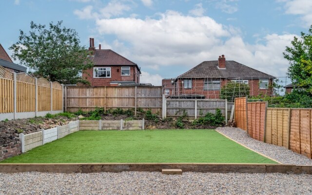 Immaculate 5-bed House in Leeds