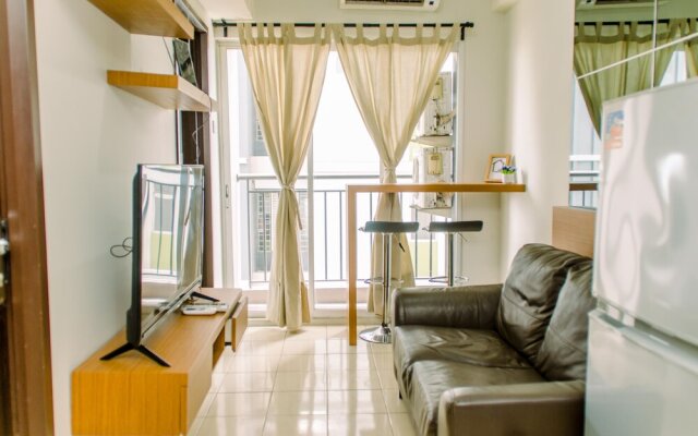 Cozy Living 2Br At Serpong Greenview Apartment
