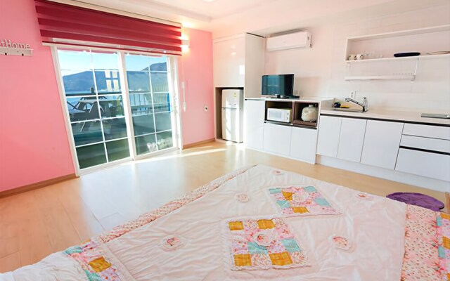 Geoje Som Maeul Pension