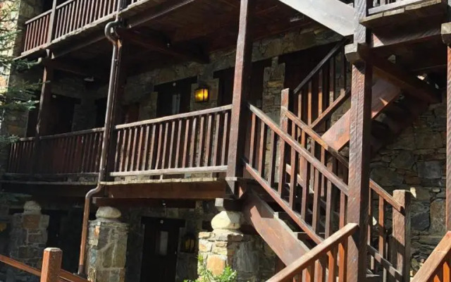 Rustic Chic de Luxe 47E