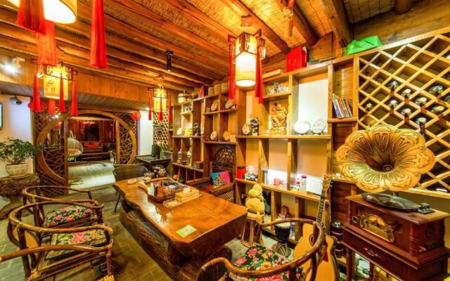 Cloud Boutique Resort - Naxi Style Shop