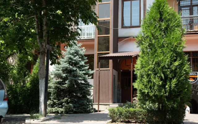 Mister Hostel